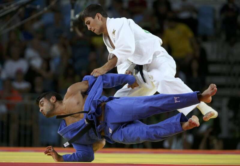 שגיא מוקי, אתמול על מזרן הג'ודו בריו. הרבה כבוד // צילום: רויטרס